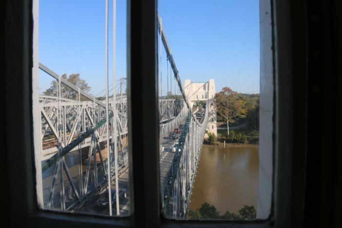 view from the inside of walter taylor bridge