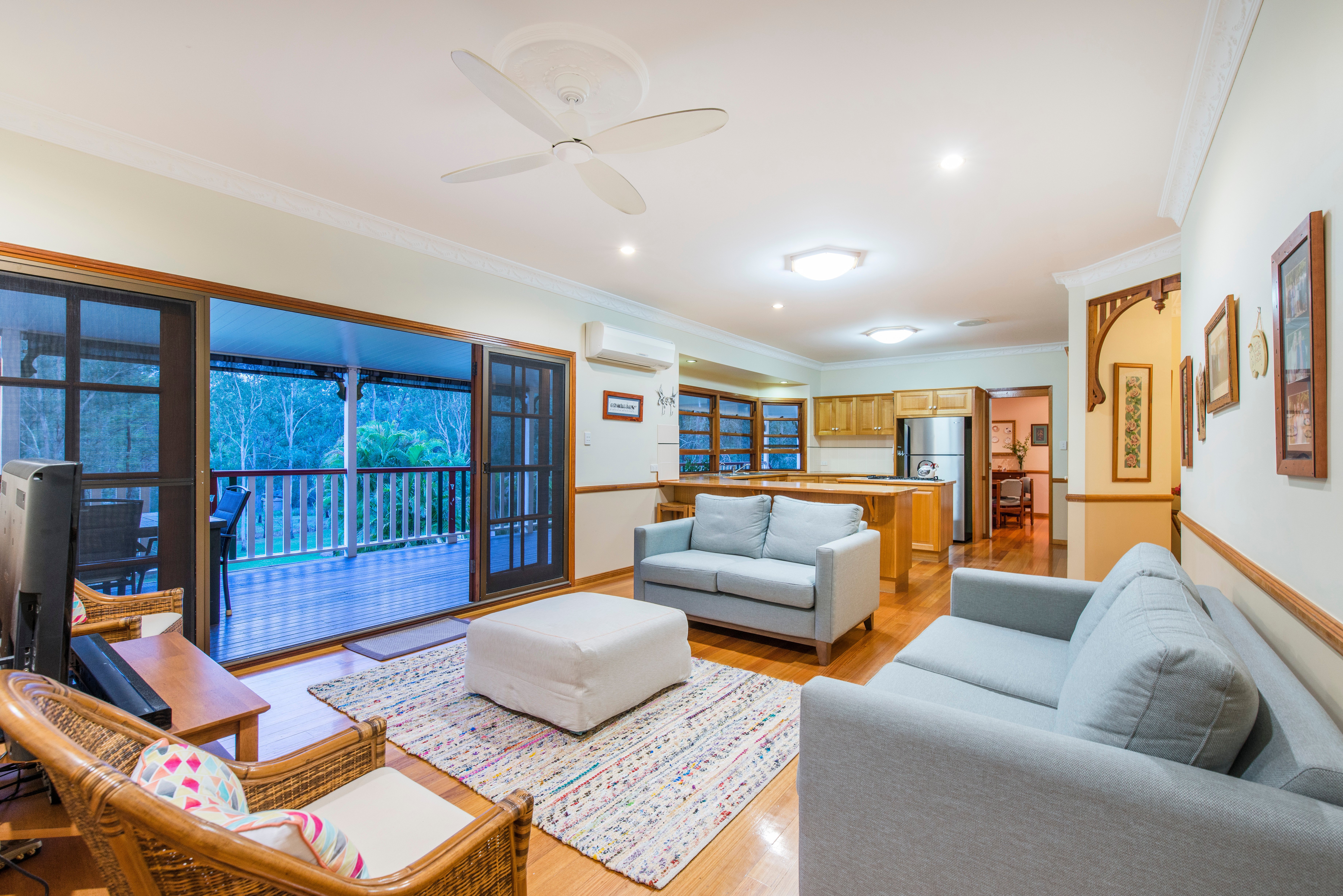 247 Sugars Road, Anstead living room