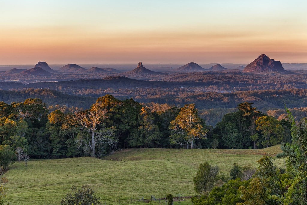 glasshouse_mountains_view