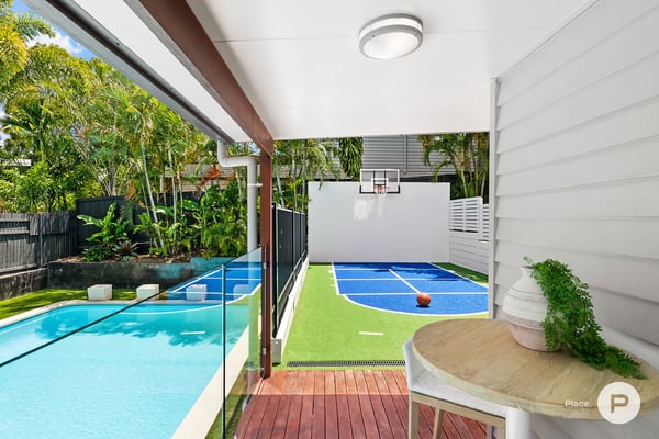 38 Monmouth Street, backyard area