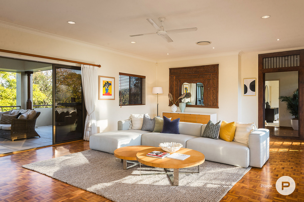 Living Room, 457 Brookfield Road