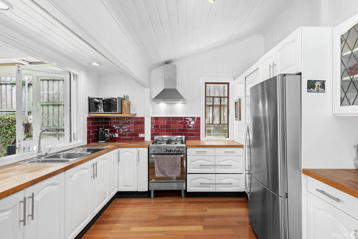 73 Thackeray Street, Norman Park