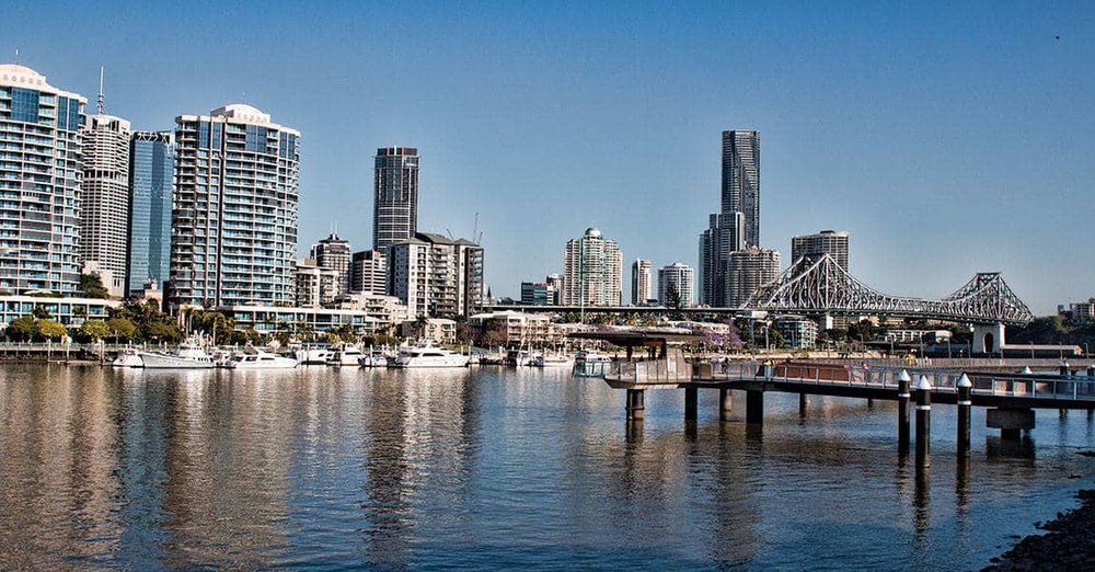   New Farm Riverwalk into Brisbane CBD  